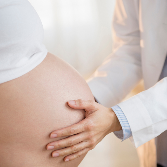 ventre femme enceinte medecin 1-1